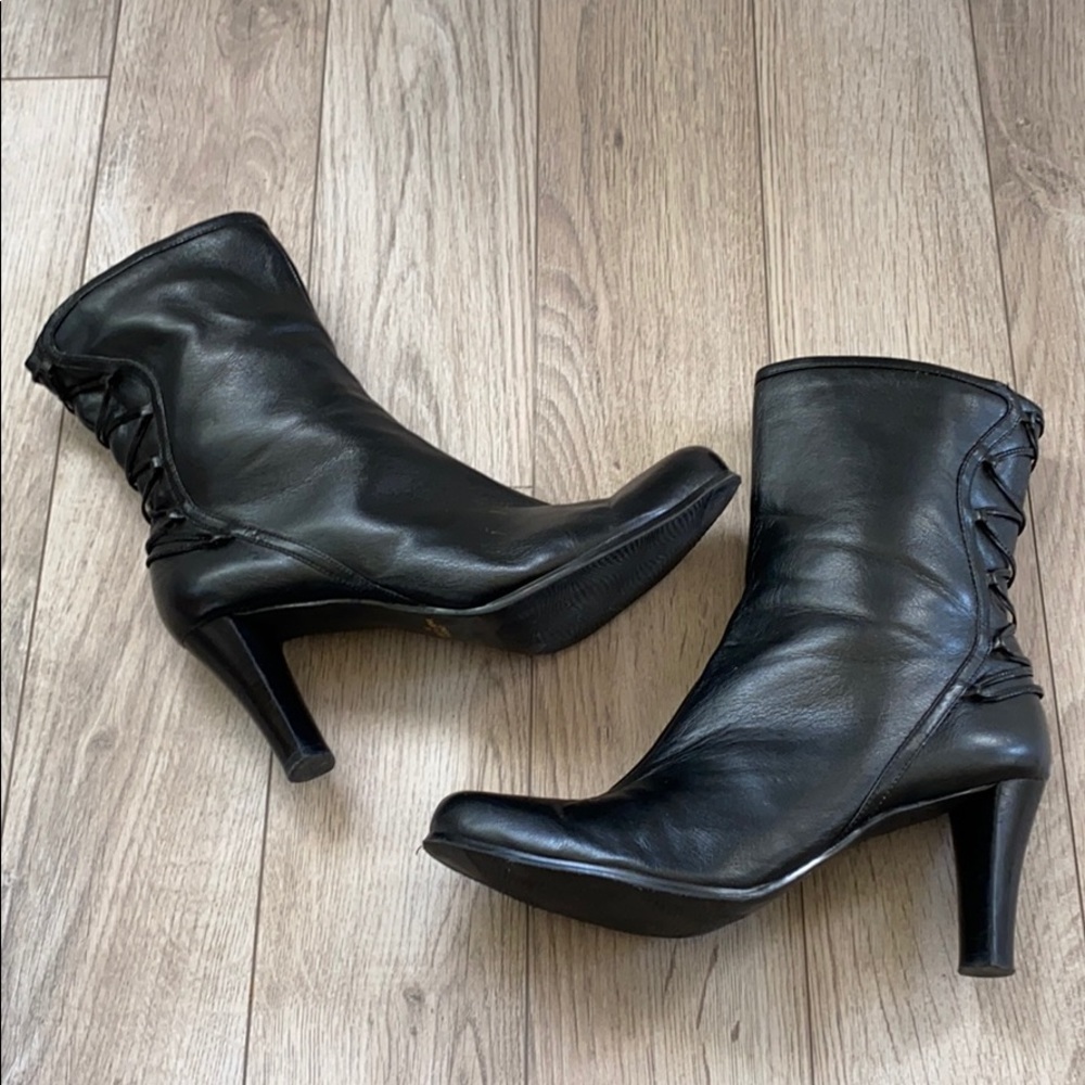 Apostrophe black ankle boots
